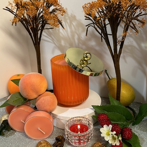 FRUIT JUICES & MUSK, SCENT UNLEASHED LLC, HAND POURED SCENTED CANDLES - Picture 4 of 8